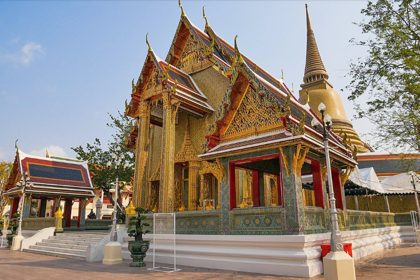 Jaga Kesakralan, Thailand Larang Sesi Foto Nikah di Kuil Indah Ini